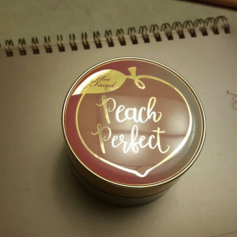 Too Faced Peach Perfect mattifying powder